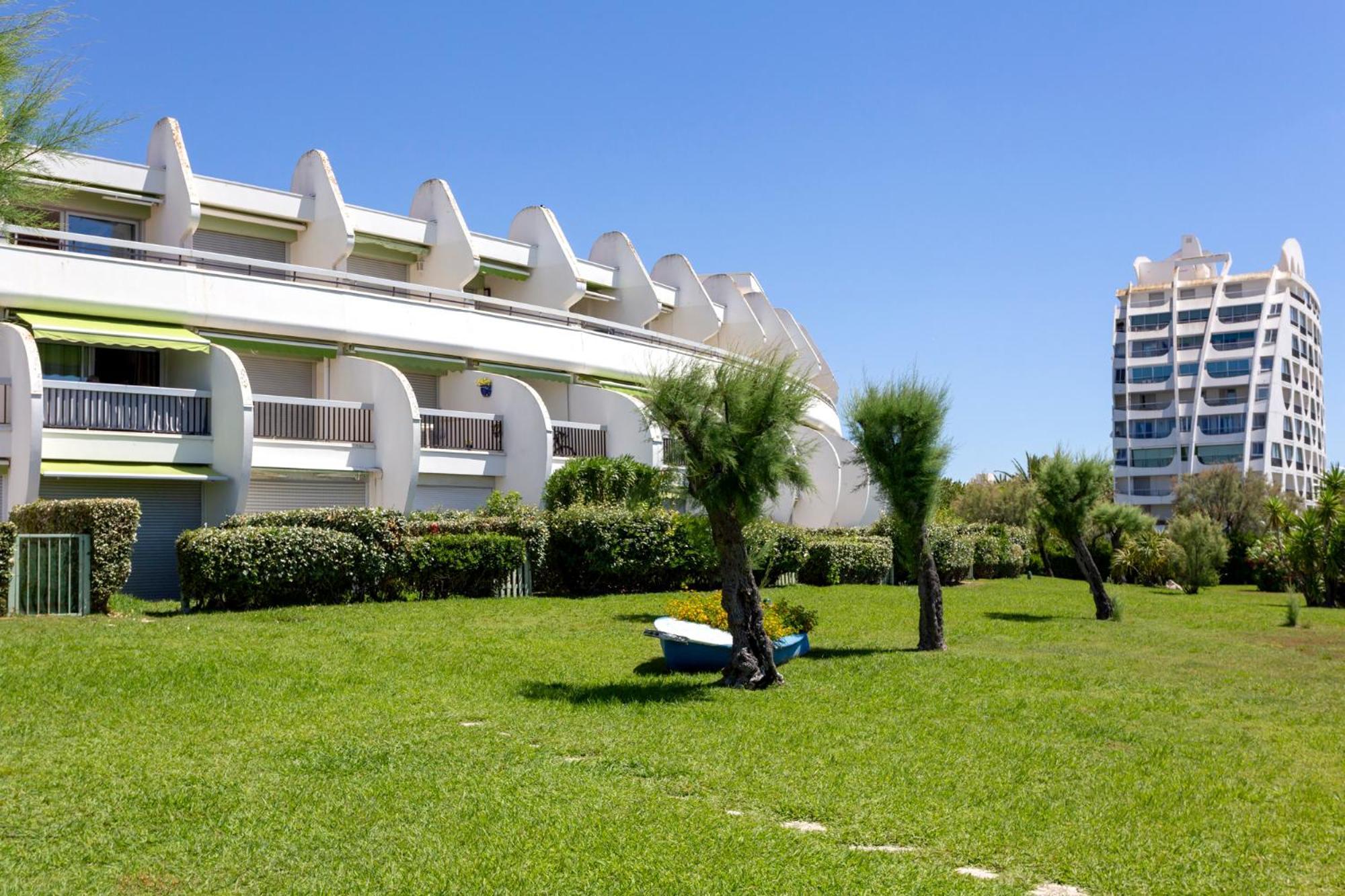 Chez Fabienne - Superbe Appartement Avec Vue Sur La Mer Et Parking La Grande-Motte Exterior photo